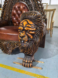 Sedia Trono Reale con Intagli Intricati |   Poltrona Moderna di Lusso in Pelle per Soggiorno, Ecologica e Resistente - Product Image 2