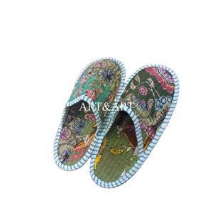 Magnifiques pantoufles matelassées imprimées à la main, confortables, modernes, luxueuses, de haute qualité, en coton à séchage rapide, pour la salle de bain, usage domestique - Product Image 2