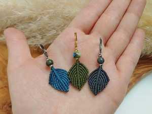 Boucles d'oreilles en macramé faites à la main en forme de croissant de lune, style bohème, en fil tissé, bijoux artisanaux célestes pour femmes - Product Image 3