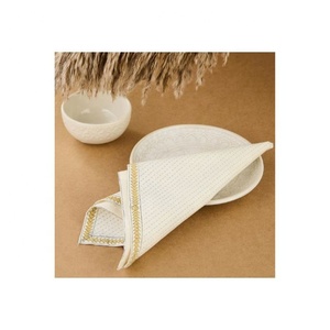 Super Qualité Lavable Noël Brodé Baby Shower 40cm * 40cm Beige Bordure Ligne Blanc Mariage Coton Linge Serviettes De Table - Product Image 1