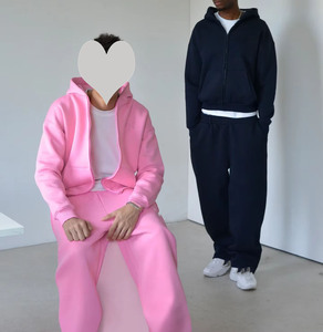 Survêtement personnalisé en molleton de coton épais 500 GSM pour homme, comprenant un sweat à capuche zippé oversize et un pantalon de survêtement large, style streetwear, modèle vierge - Product Image 6