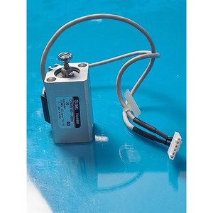 SMC CDQ2B16D-J8597-20 Usado como está, piezas de equipos semiconductores Legacy - Product Image 6