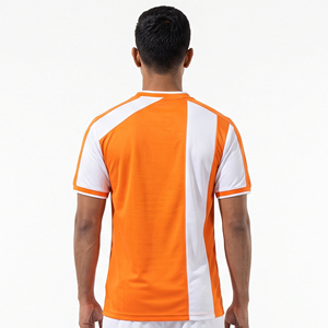 เสื้อฟุตบอลคอวีผู้ชายโลโก้แบบกำหนดเอง ผู้ผลิตเสื้อฟุตบอลแบบ OEM เสื้อฟุตบอลซับลิเมชั่นผู้ชายขายส่ง - Product Image 2