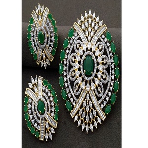 Ensemble de collier et boucles d'oreilles de luxe de qualité supérieure, finition or blanc, design élégant, pour mariage, fête, collection pour femmes - Product Image 1