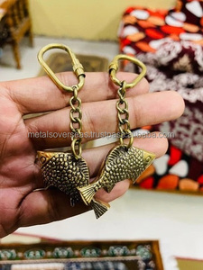 Porte-clés en laiton en forme de poisson, double breloque poisson, style luxueux, couleur et logo personnalisables, étanche, cadeau pour la maison et le bureau - Product Image 4