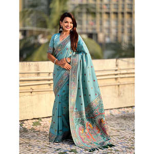 Sari de Seda Baluchari Azul Marino con Tejido Zari de Elite Weaves para Bodas, 650g, en Stock - Product Image 2