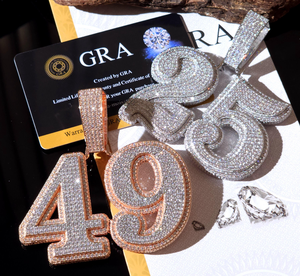 SHREYA DIAM Colgante con Número Personalizado 49, Moissanita y Perla de Agua Dulce con Engaste de Bisel, Plata de Ley 925, Oro Rosa, Estilo Hip Hop Iced - Product Image 4