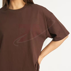 Ropa al por Mayor a Precio Económico, Camisetas de Mujer Lisas de Corte Regular con Logotipo de Marca Personalizado - Product Image 3