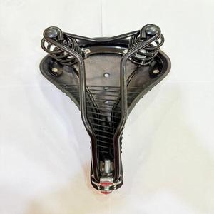 Selle de vélo classique en cuir confortable, rivets noirs, double rail en acier, coussin léger, siège de vélo pour adultes unisexes, route - Product Image 2