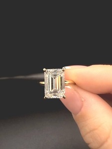 Anillo de Compromiso con Diamante Corte Esmeralda para Mujer, Anillo de Boda para Propuesta o Aniversario, Disponible a Precio de Exportación - Product Image 3