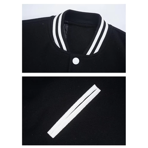 Chaqueta Varsity para Hombre, Diseño en Bloques de Color Blanco y Negro, Cierre de Botones, Corte Regular, Exterior de Poliéster y Algodón, Cuello Clásico - Product Image 4