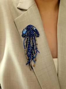 Broche de Diseño Moderno con Bordado y Decoración de Cuentas Intrincadas para Mercados Globales de Accesorios de Ropa - Product Image 6