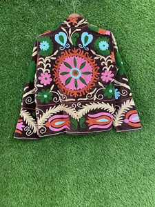 Veste en velours brodée Suzani artisanale de luxe pour femmes, marron, motif floral, style bohème, manches longues, veste d'automne pour femmes - Product Image 4