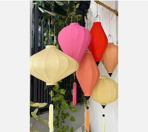 Lanterne en soie vietnamienne authentique, fabriquée à Hoi An, lampe artisanale pour l'éclairage domestique et la décoration de fête - Product Image 3