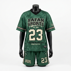 Conjunto de Camiseta y Pantalones Cortos de Fútbol para Mujer, 160 GSM, Malla de Poliéster Premium, Diseño de Paneles Verde Oscuro, Logotipo Personalizado por Sublimación - Product Image 1