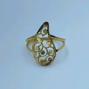 Anillo Vintage de Filigrana en Tono Oro 22k, Diseño Ovalado Calado, Joyería Elegante Retro para Mujer - Product Image 2