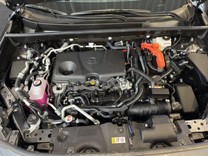 Toyota RAV4 Híbrido Enchufable SUV AWD, Vehículo Familiar Eficiente en Consumo de Combustible, Calidad de Exportación - Product Image 6