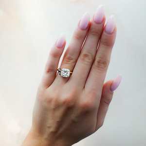 Bague de fiançailles en or 10K 14K 3 carats avec diamant de laboratoire IGI taille coussin, saphir accentué et sertissage milgrain, alliances solitaires - Product Image 4