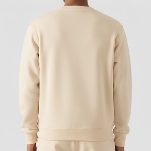 Conjunto Deportivo Personalizado de Fabricante: Chaqueta Cortavientos y Pantalones Cargo de Nylon con Botones Laterales, Estilo Urbano - Product Image 2