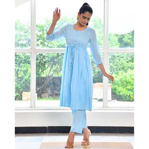 Ensemble coordonné décontracté Neil BlueCotton taille XS en tissu crêpe avec haut à manches trois-quarts - Product Image 6