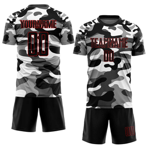 Ensemble d'uniformes de football personnalisés en gros, entièrement sublimés, motif uni, découpe automatisée avec logo personnalisé, service OEM - Product Image 1