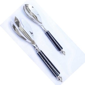 Juego de utensilios para servir de acero inoxidable Negro con forro blanco Diseño de mango de resina Juego de servir pulido plateado - Product Image 1