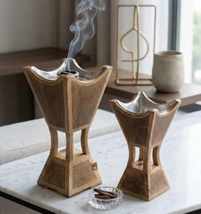 Quemador de incienso de sándalo hecho a mano con diseño geométrico para uso aromático, soporte de madera estilo indio - Product Image 2