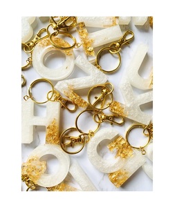 Factory Wholesale Promotion Gifts Most Quality Resin <b>Key</b> <b>Ring</b> handmade keychain <b>Custom</b> Logo Letter Personalized keychain - Product Image 1