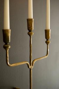 Candélabre décoratif en métal à trois bras, fait main, de qualité supérieure, élégant, pour centre de table, à prix abordable. - Product Image 2