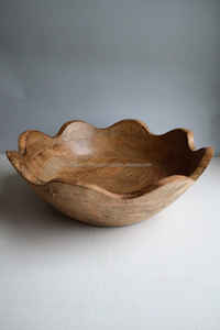 Tazón de Madera de Mango Hecho a Mano de Primera Calidad para Servir Ensaladas, Bocadillos y Frutas – Utensilios de Cocina de Madera Reutilizables para el Hogar y Hoteles - Product Image 3