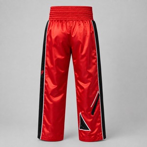 Pantalons de kick-boxing modernes conçus pour la force, la flexibilité et un confort respirant, fabriqués avec des matériaux durables et de qualité supérieure. - Product Image 2