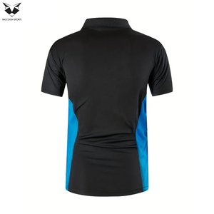 เสื้อโปโลผู้ชายคุณภาพดี แห้งเร็ว สำหรับออกกำลังกายกลางแจ้ง สีดำพิมพ์ลายตัดสีน้ำเงิน - Product Image 3