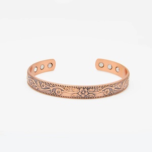 Bracelet en cuivre poli de luxe, traditionnel, fait main, cadeau de mariage, qualité standard internationale, fabricant en gros - Product Image 4