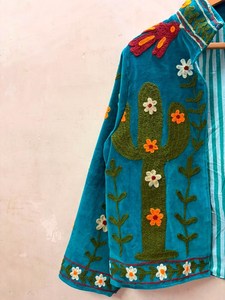 Veste en velours vert sarcelle pour femme, col montant, fermeture éclair, broderie florale cactus, style Prairie Chic, veste brodée florale à fermeture éclair - Product Image 3