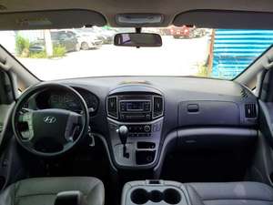 Starex Van 2018 Plateada, Volante a la Izquierda, Neumáticos R16, Faros Halógenos, Aire Acondicionado Manual, Euro VI, 12 Asientos, Auto Usado de Segunda Mano - Product Image 3