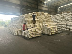 Urea de Grado Técnico para la Producción de AdBlue, Fabricada en Vietnam, Color Blanco, Bajo Contenido de Biureto, Bolsa de 50 kg, Bolsa de 1000 kg - Product Image 3