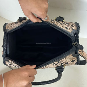 Nuevas Bolsas de Viaje de Lujo Unisex Hechas a Mano con Cuero Vacuno Genuino y Patrón Floral, Bolsas de Viaje Medianas Tipo Duffel Speedy, Bolsas de Fin de Semana - Product Image 6