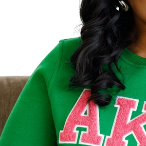 Sweat-shirt en chenille AKA Founders Day pour femme, sweat-shirt à col rond de qualité supérieure avec lettres grecques brodées - Product Image 3