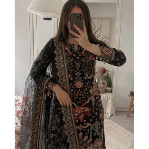 Haut de soirée et ensemble Dupatta pour femmes avec travail séquentiel - Product Image 6