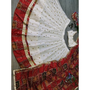 Ropa de Diseñador India y Pakistaní, Hermosa Dupatta con Lehenga Choli de Fiesta para Navratri, para Ocasiones Festivas - Product Image 5