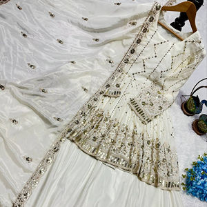 ชุดออกงานดีไซน์ใหม่ เสื้อและกางเกงพร้อมผ้าคลุมไหล่แฟนซีและงานปัก - Product Image 1