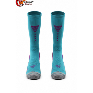 Chaussettes personnalisées à faible MOQ, chaussettes personnalisées en gros, usine de chaussettes OEM, fournisseur de chaussettes de football, chaussettes personnalisées en gros - Product Image 4