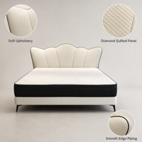 Base de Cama Moderna Tapizada en Color Marfil con Cabecero Ondulado, Panel Acolchado con Diseño de Diamantes, Borde de Colchón Negro Mate, Cama de Madera Sólida