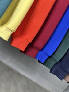 เสื้อสเวตเชิ้ตมีฮู้ดสีเขียวมะกอกสำหรับผู้ชายทรงโอเวอร์ไซส์ลำลองผ้าฟลีซมีกระเป๋าแขนยาวใส่ได้ในฤดูใบไม้ร่วง 2027 - Product Image 4