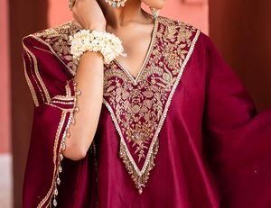 Embroidery Beautiful Dubai Abaya for Women Hand Work Kaftan Traditional Islamic Clothing and Accessory Designed for Muslims - Product Image 2