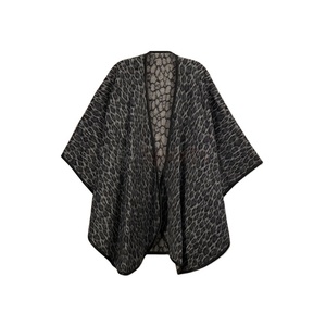 Capa de Cachemira suave de leopardo gris de alta calidad para mujer 2025 con cuero de Napa recortado Moq bajo capa de moda calentada de invierno OEM - Product Image 1