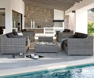 Fauteuil d'extérieur en osier avec coussin blanc, canapé de jardin contemporain une place en rotin PE, mobilier imperméable - Product Image 5