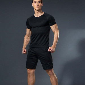 Conjunto de dos piezas para hombre, nuevo diseño, ropa de moda para exteriores, conjunto de verano, corte ajustado, alta calidad, ropa para adultos y niños, conjunto de camiseta y pantalones cortos. - Product Image 3