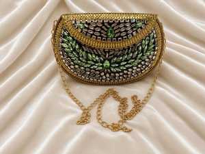 Bolso de mano metálico artesanal tradicional con incrustaciones de mosaico tallado y joyas, chapado en esmalte y oro, para bodas y eventos nocturnos, ideal como regalo. - Product Image 1