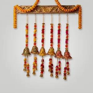 Juego de Decoración Tradicional con Flores de Tela y Campanas Colgantes para Diwali, Pooja, Entrada del Hogar - Product Image 4